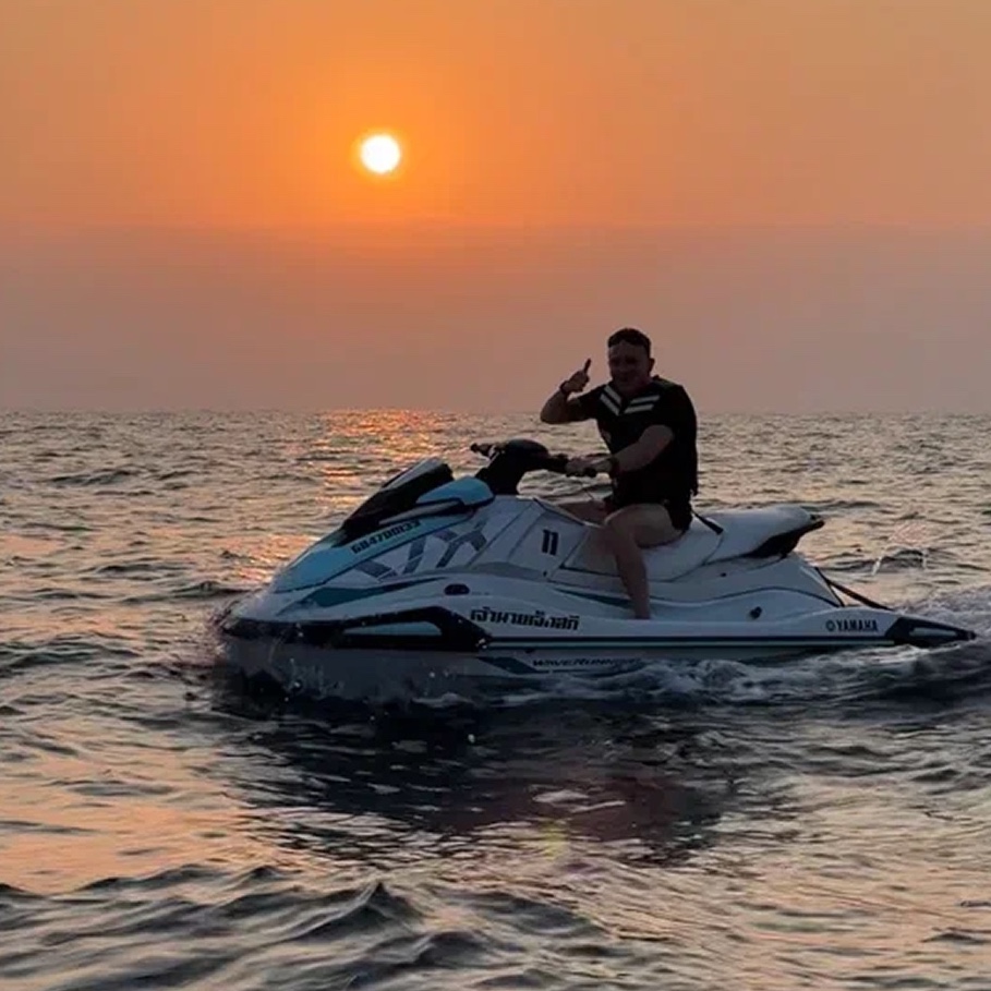 ADRENALINE VIBES JET SKI & CAFE logo